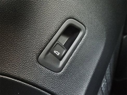 New 2026 Volkswagen Atlas Cross Sport SEL image 17