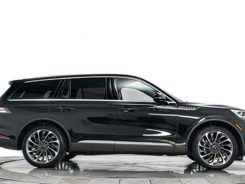Used 2021 Lincoln Aviator Reserve w/ Equipment Group 202A AWD/4WD image 2