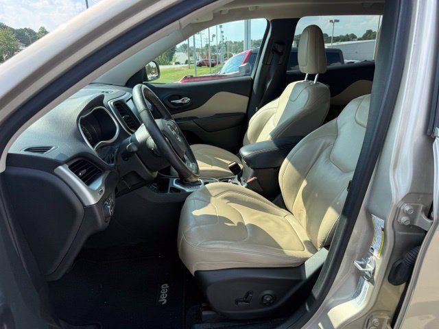 Used 2015 Jeep Cherokee Limited w/ Trailer Tow Group FWD image 12