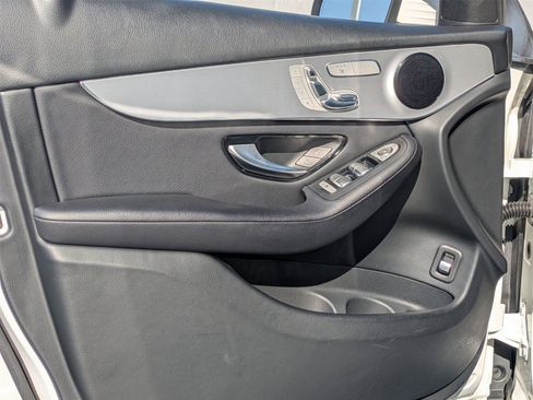 Used 2019 Mercedes-Benz GLC 300 image 16
