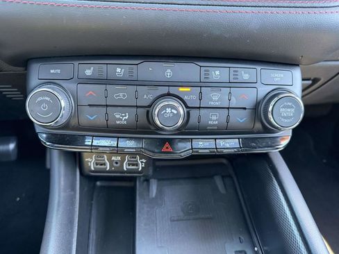 Certified 2022 Dodge Durango R/T w/ Blacktop Package AWD/4WD image 31