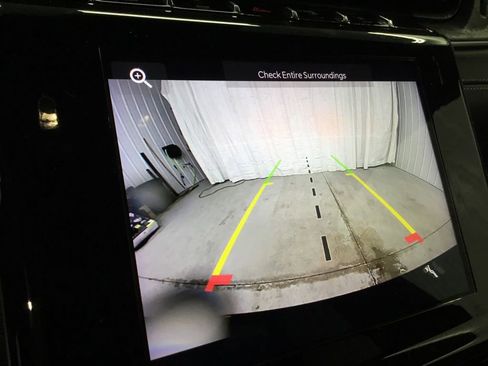 Used 2023 Jeep Grand Cherokee Altitude image 11