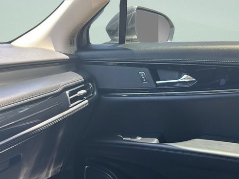 Used 2023 Lincoln Nautilus AWD w/ Premium Package image 39