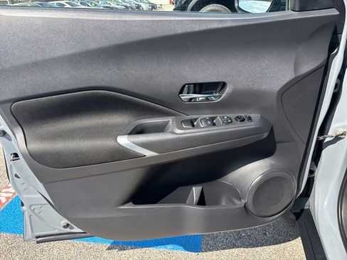 Used 2021 Nissan Kicks SV FWD image 15