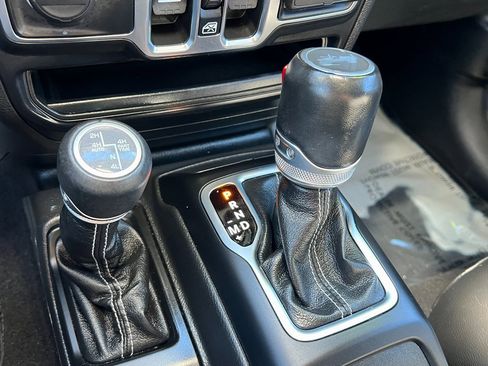 Used 2023 Jeep Wrangler Unlimited Sahara image 30