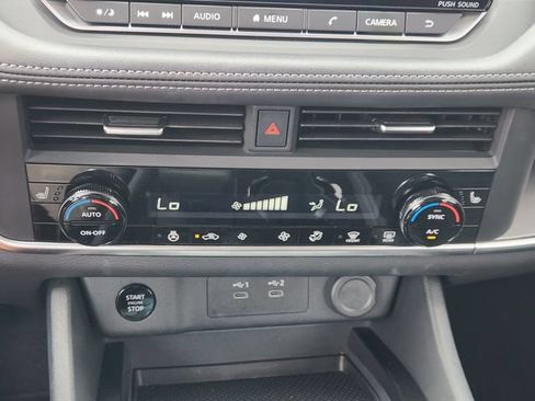 Used 2024 Nissan Rogue SV w/ SV Premium Package FWD image 14