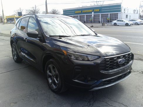 Used 2024 Ford Escape ST-Line image 8