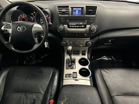 Used 2012 Toyota Highlander SE image 13