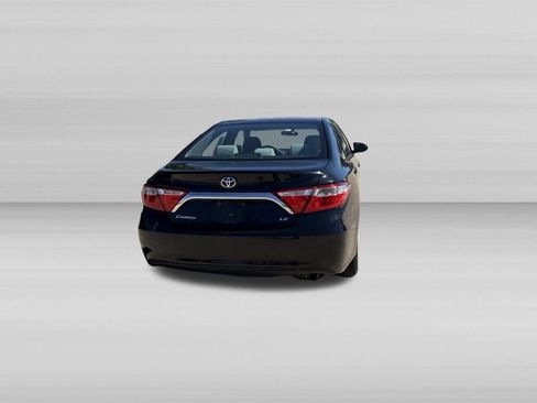 Used 2015 Toyota Camry LE FWD image 5