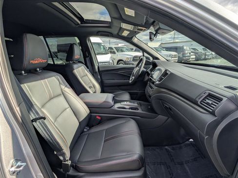 Used 2025 Honda Ridgeline TrailSport image 10