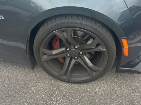 Certified 2019 Chevrolet Camaro SS RWD image 4