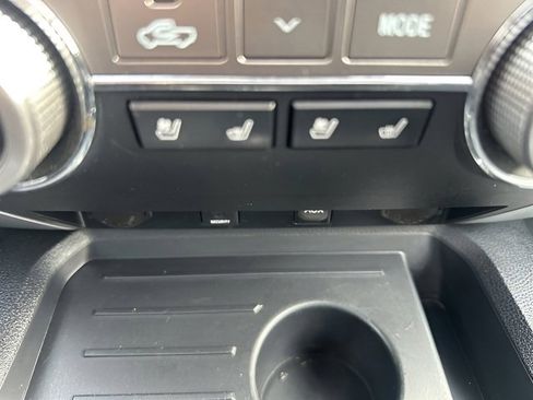 Used 2018 Toyota Tundra Platinum image 27