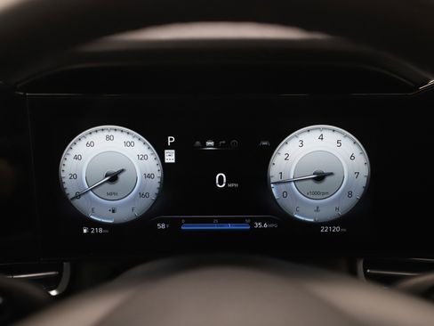 Used 2024 Hyundai Elantra Limited image 24