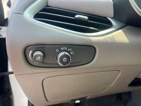 Used 2022 Chevrolet Malibu LT FWD image 18