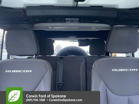 Used 2015 Jeep Wrangler Unlimited Rubicon w/ Connectivity Group image 38