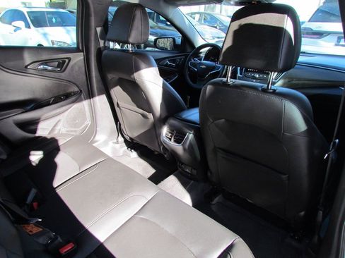 Used 2019 Chevrolet Malibu Premier image 12
