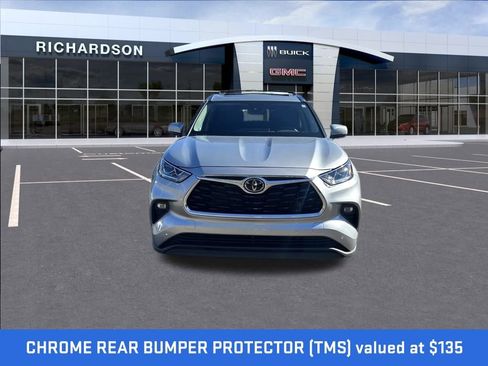 Used 2024 Toyota Highlander Limited image 9
