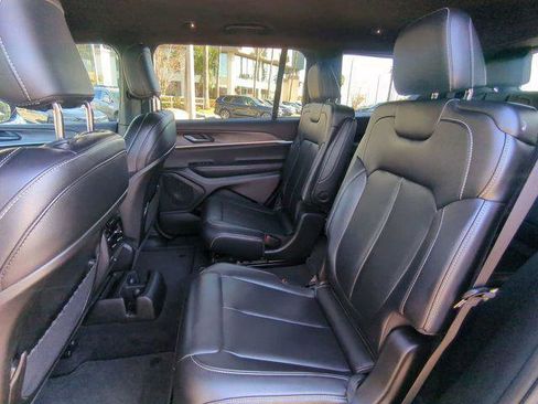 Certified 2024 Jeep Grand Cherokee L Limited image 17