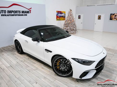 Used 2022 Mercedes-Benz SL 55 AMG 4MATIC w/ Driver Assistance Package image 28