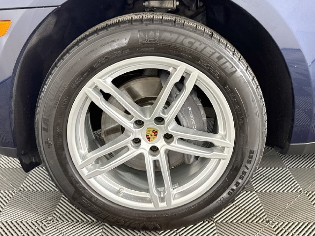 Used 2023 Porsche Macan AWD/4WD image 32