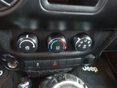Used 2018 Jeep Wrangler Sport w/ Connectivity Group image 18