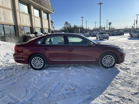 Used 2016 Volkswagen Passat 1.8T SE image 2