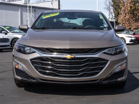 Used 2024 Chevrolet Malibu LT FWD image 2