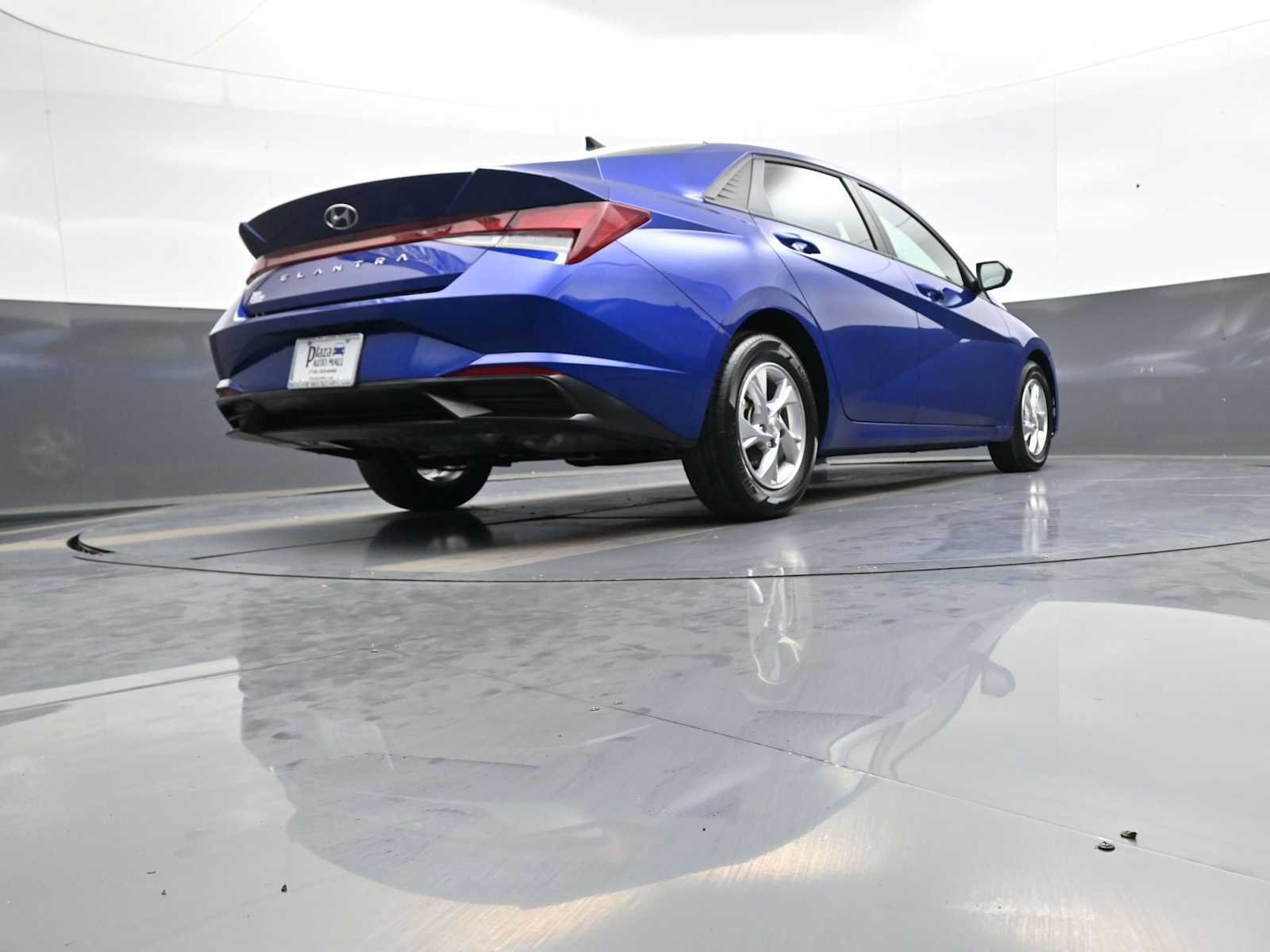 Certified 2023 Hyundai Elantra SE FWD image 28