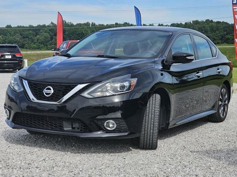 Used 2019 Nissan Sentra SR FWD image 3