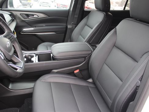 New 2026 Chevrolet Traverse LT w/ Midnight/Sport Edition image 9