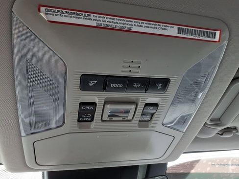 Used 2020 Toyota RAV4 Limited image 27