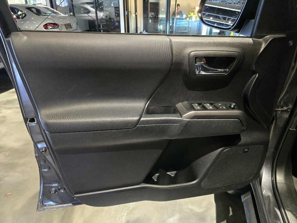 Used 2023 Toyota Tacoma TRD Pro AWD/4WD image 10