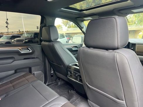 Used 2025 Chevrolet Silverado 1500 High Country w/ Midnight Edition AWD/4WD image 28