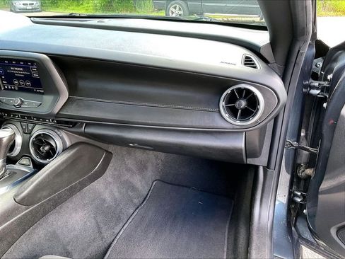 Used 2020 Chevrolet Camaro LT RWD image 12