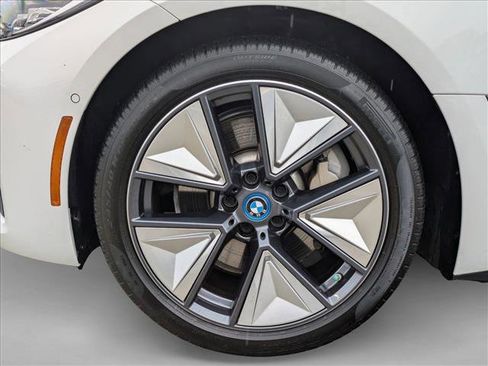 Used 2023 BMW i4 eDrive35 image 25