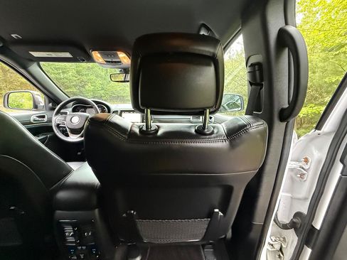 Used 2018 Jeep Grand Cherokee Limited AWD/4WD image 39