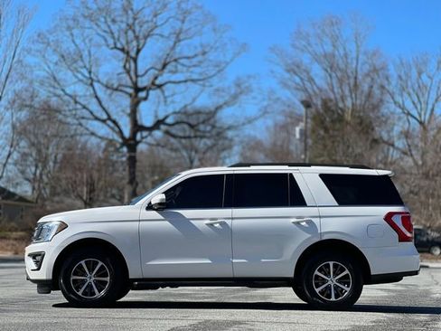Used 2019 Ford Expedition XLT image 8