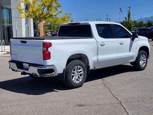 Used 2022 Chevrolet Silverado 1500 LT w/ Z71 Off-Road Package AWD/4WD image 5