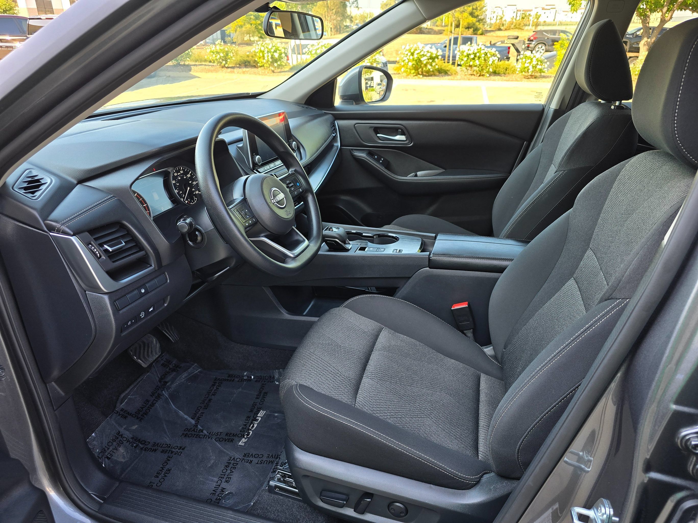 Used 2024 Nissan Rogue SV FWD image 18