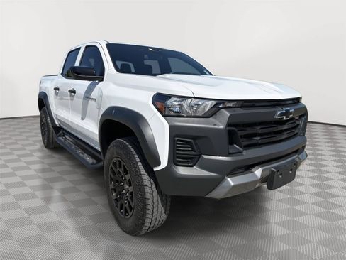 Used 2024 Chevrolet Colorado Trail Boss AWD/4WD image 7