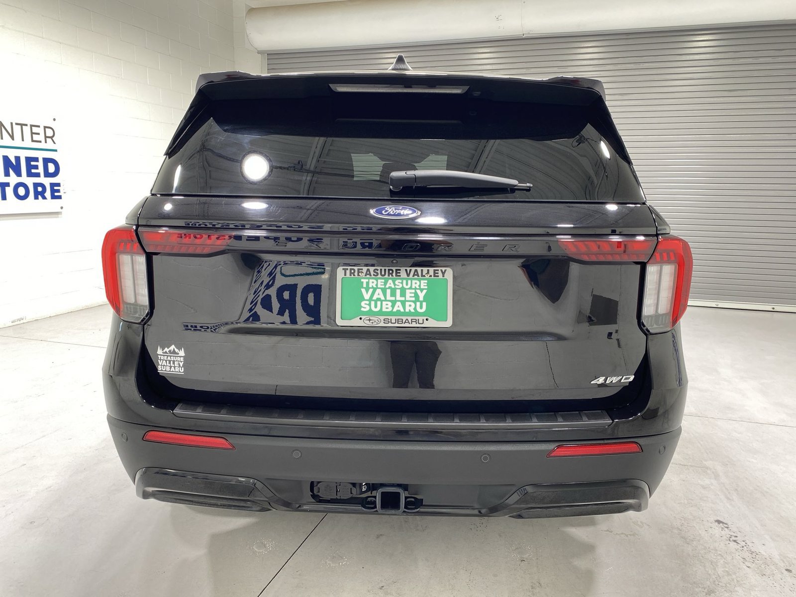 Used 2025 Ford Explorer ST-Line w/ ST-Line Street Pack AWD/4WD image 7