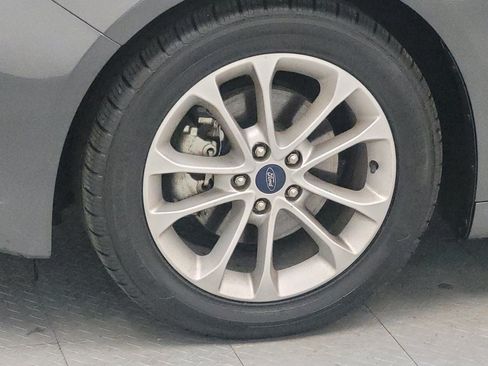 Used 2020 Ford Fusion SE image 31