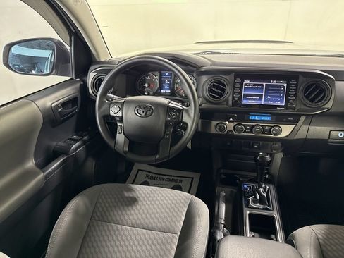 Used 2022 Toyota Tacoma SR AWD/4WD image 17