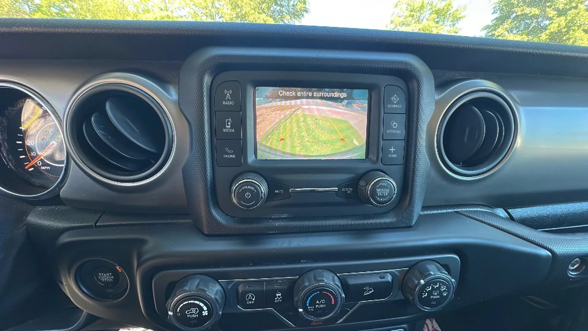 Used 2020 Jeep Wrangler Sport AWD/4WD image 16