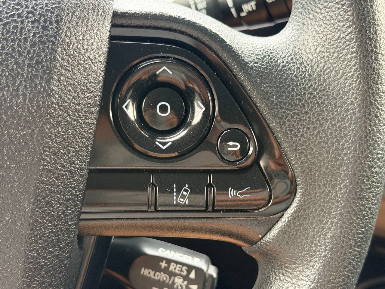Used 2022 Toyota Prius LE FWD image 33