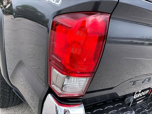 Used 2017 Toyota Tacoma TRD Off-Road w/ Tow Package RWD image 29