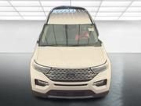 Used 2023 Ford Explorer Limited w/ Equipment Group 301A AWD/4WD image 2