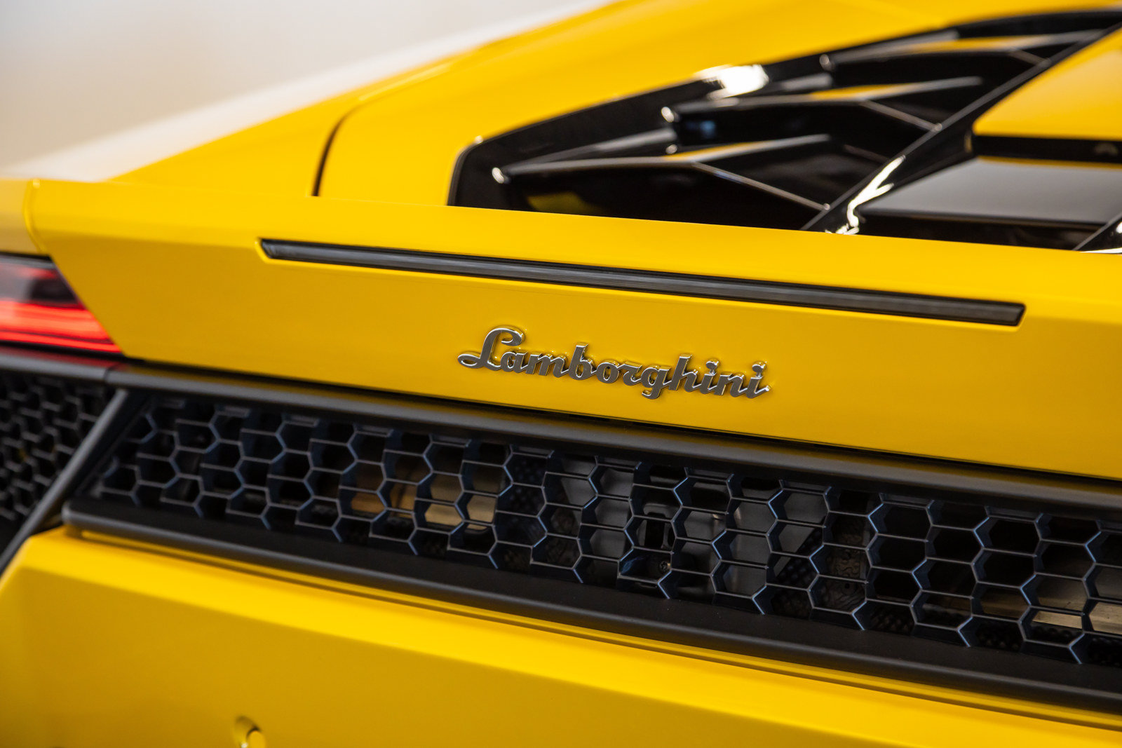 Used 2018 Lamborghini Huracan LP 580-2 RWD image 26