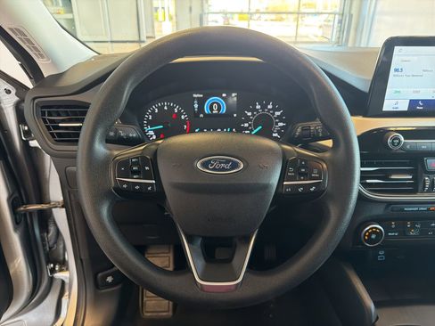 Used 2022 Ford Escape SE image 17