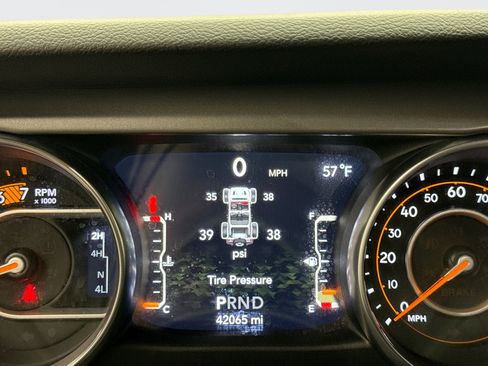 Used 2021 Jeep Wrangler Sport image 12